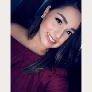 Meet your Posher, Alejandra